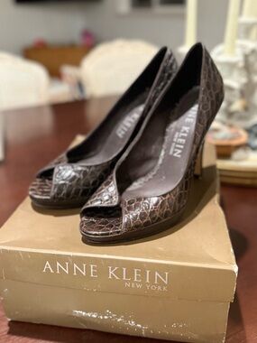 Anne Klein Dark Brown Croc-Embossed Peep-Toe Heels